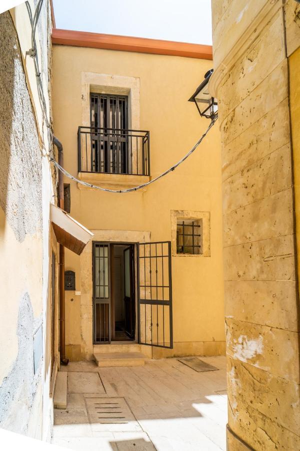 Casa Borbonica Cozy Apartment In Ortigia Ground Floor Syracuse Ngoại thất bức ảnh